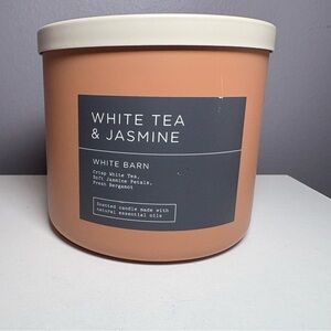 White Barn White Tea & Jasmine Candle - Tan